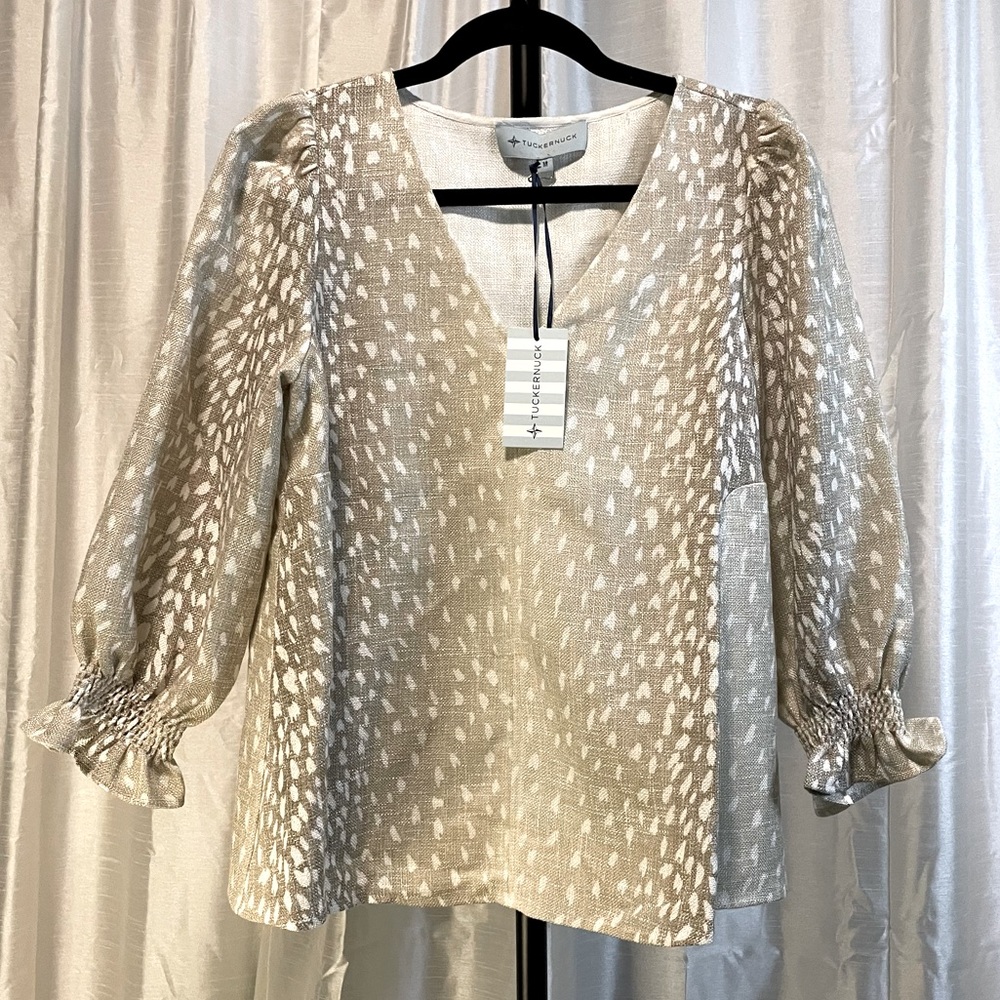 NWT Tuckernuck size Medium fawn print top with 3/4 length sleeves, Never Worn